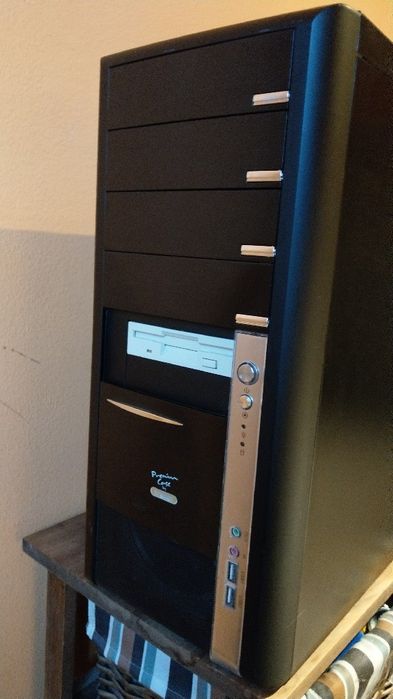 5 komputerów stacjonarnych