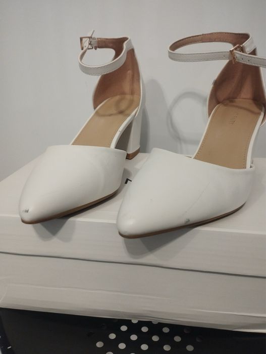 Buty biale r. 38