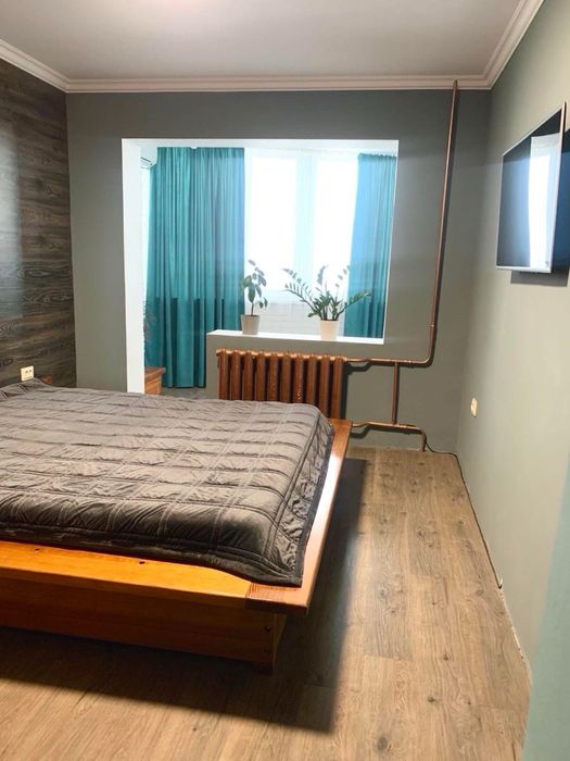 3 кімнатна з ремонтом та меблями р-н Відродження