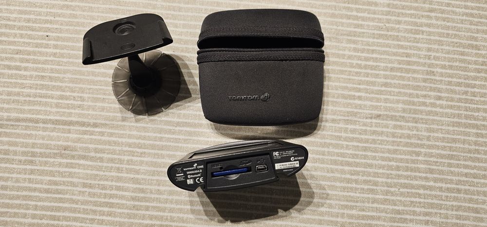 GPS Tomtom One com capa