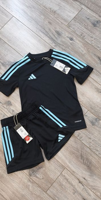 Костюм шорты+футболка Adidas на зріст 116-122 см