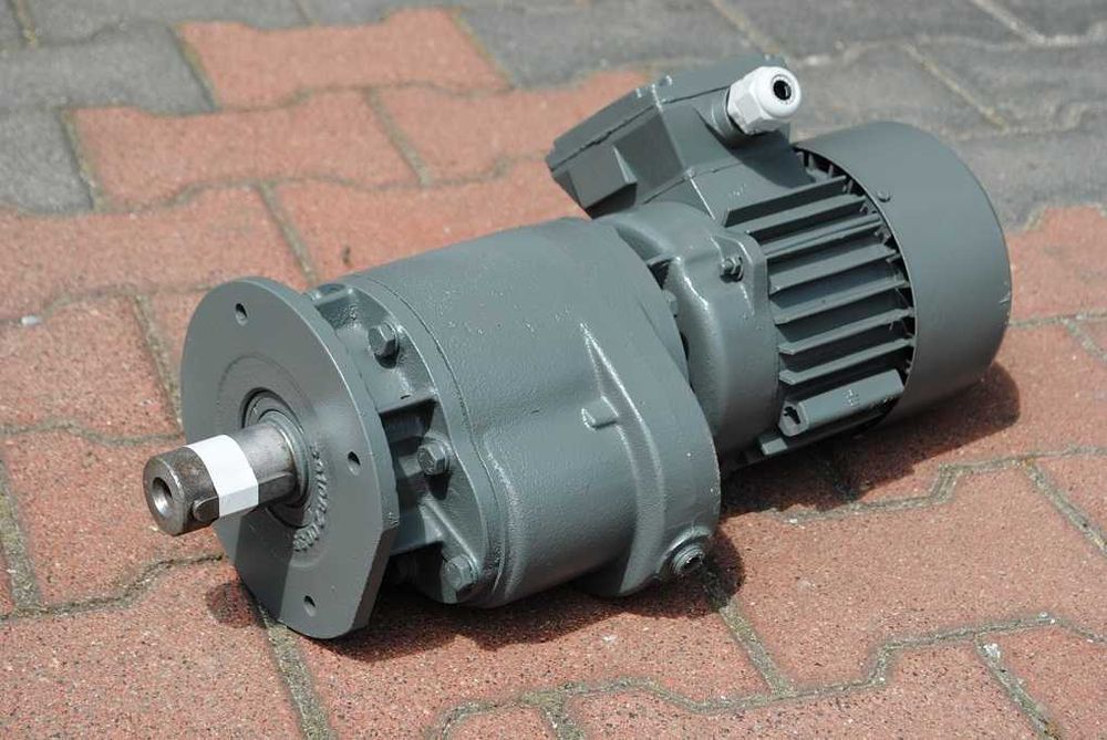 Motoreduktor kołnierzowy 0.37kw 20obr/min.