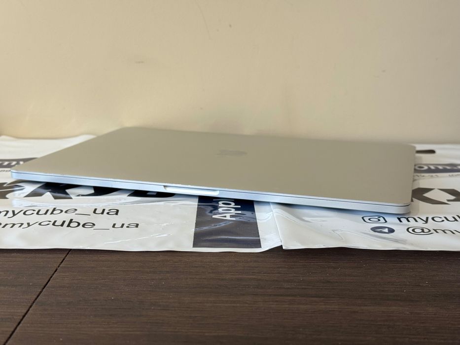 Apple MacBook Pro 15" 2017 i7 2,8GHz 16Gb/256GB Space Gray
