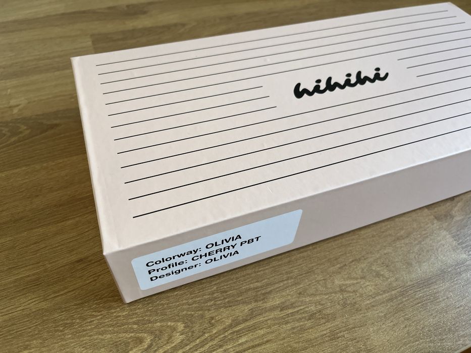 Teclado KBD67 Lite R4 Transparent + NovelKeys Olivia Keycaps