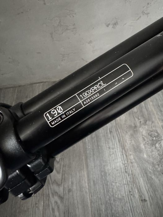 Штатив Manfrotto 190XPROL (алюміній) + 3D голівка 804RC2