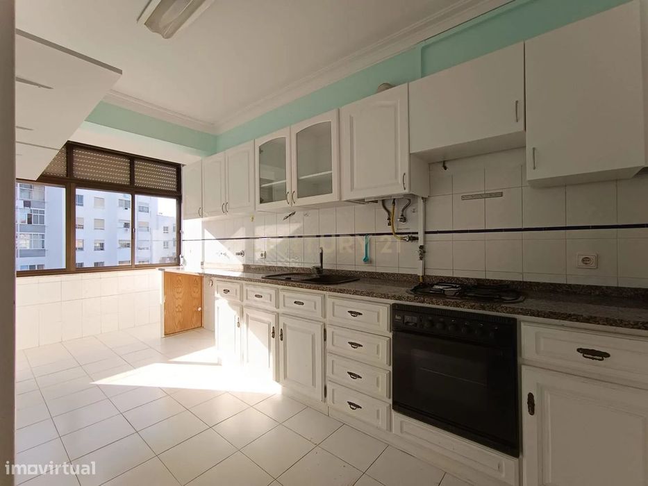 Apartamento de 4 Assoalhadas - Cova da Piedade - União Piedense — Laranjeiro E Feijó, Setúbal