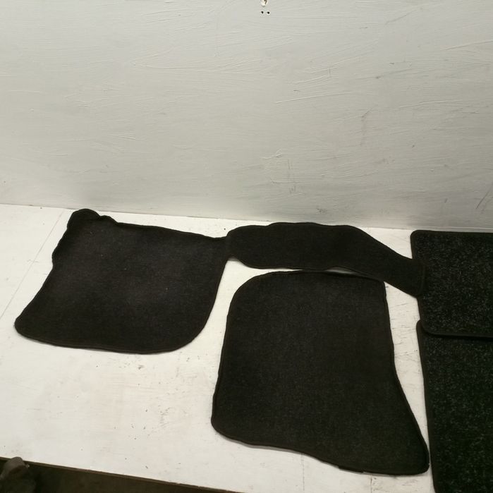 Conjunto de 4 tapetes - VOLKSWAGEN Passat (3B2) | 96 - 01
