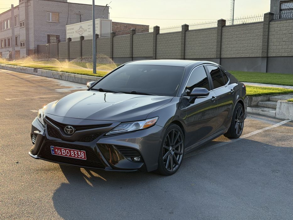 Toyota camry 70