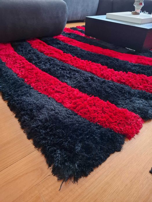 Carpete pelo alto (160x230) em segunda mão mas em ótimo estado