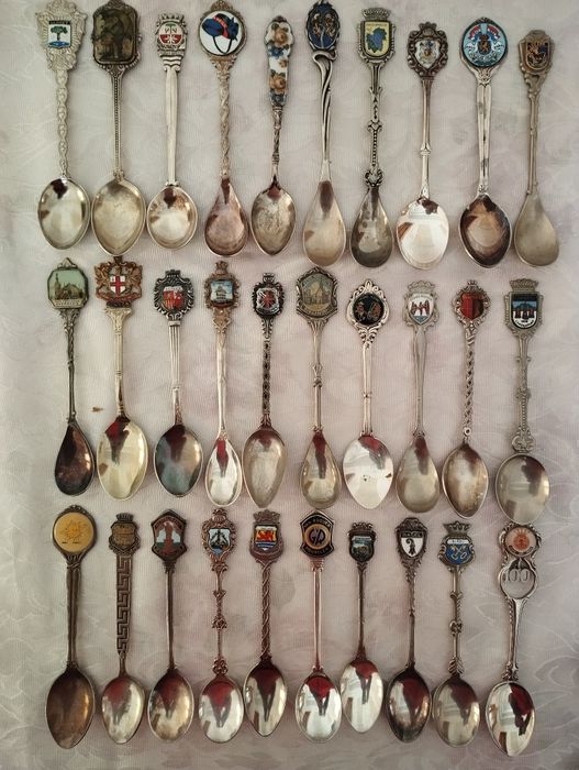 Сувенірні посріблені ложки