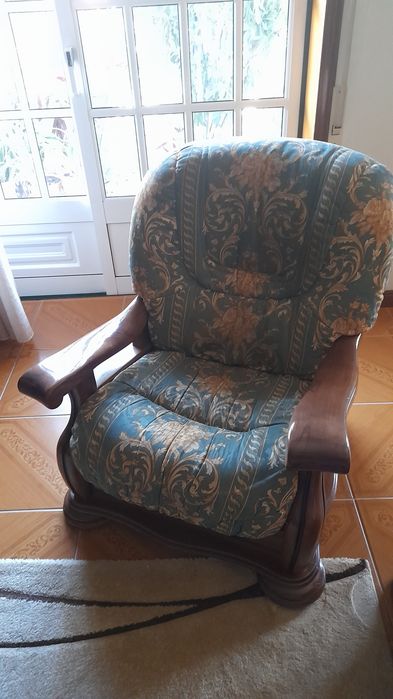 Sofá de 3 lugares + 2 poltronas