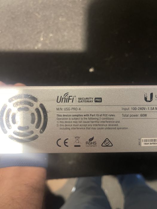 Ubiquiti Networks USG-PRO-4 gateway