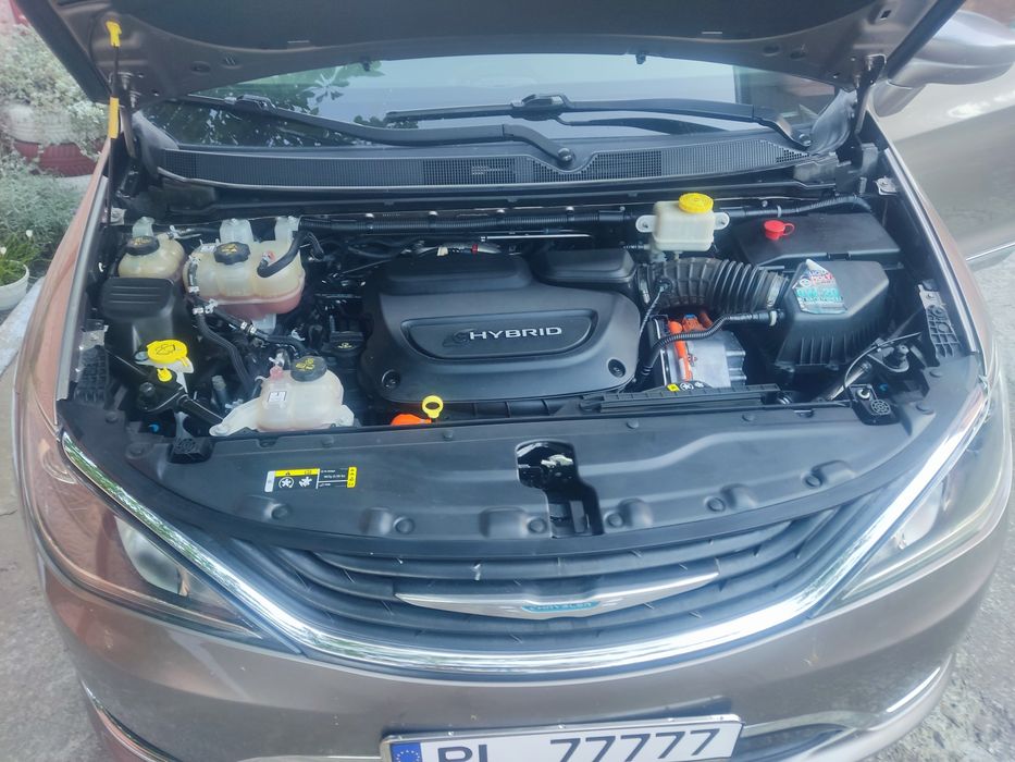 Продам Крайслел Пацифіка 2018рік плагін-гібрид