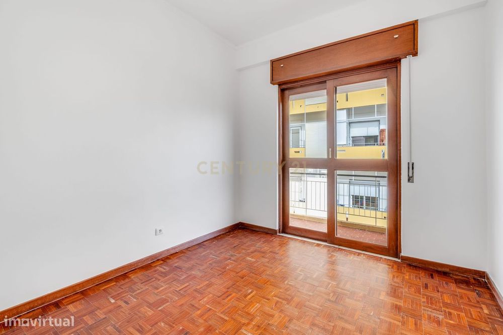 Apartamento T 4  em Faro no centro da cidade a 300m do mercado Municip