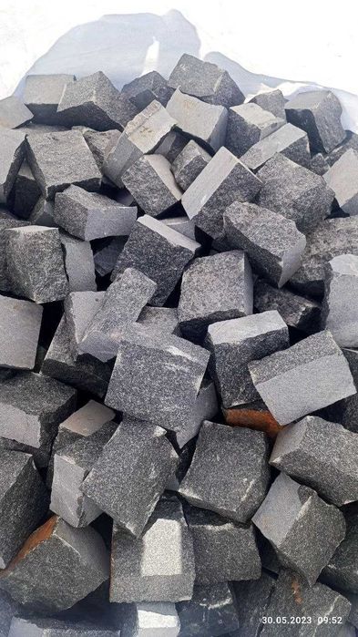 Бруківка для вантажних авто.