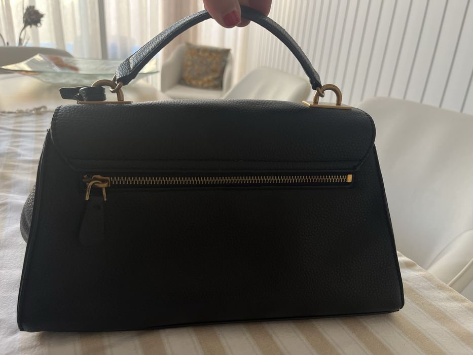 Mala de mao ou de ombro Guess