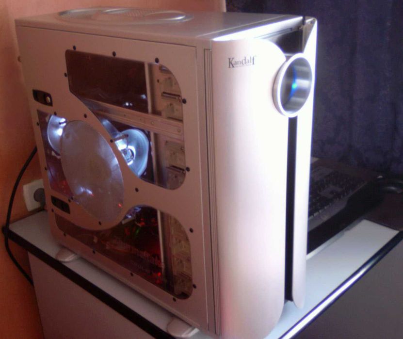 Thermaltake Kandalf VA9000SWA Super Tower компьютерный корпус: 3 000 ...