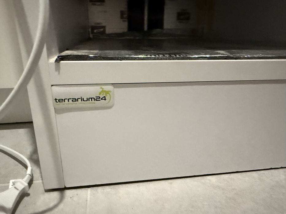 Rack system TERRARIA24 na 10 pojemnikow