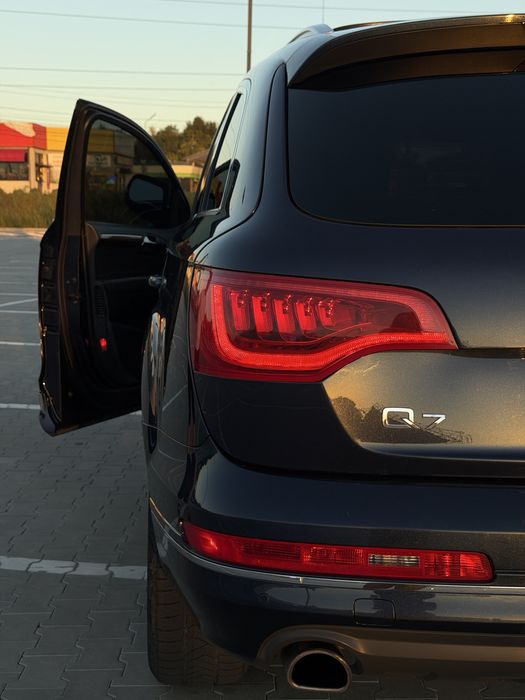 Audi Q7 2014 рік