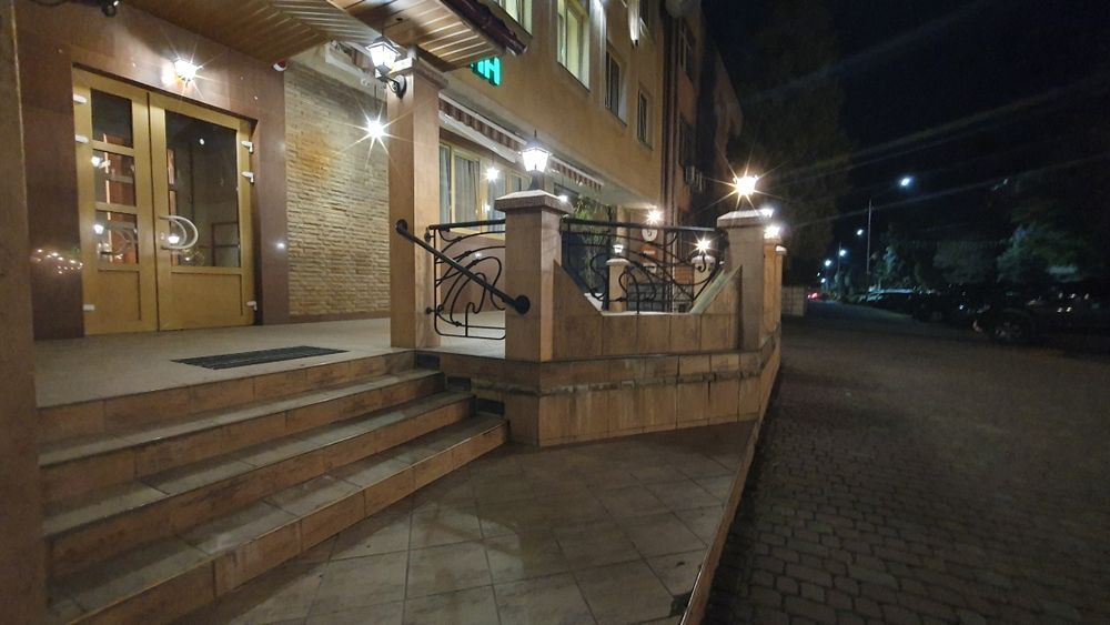 ПРОДАЖ Готельно-ресторанного комплекса Оленка в місті Рахів/Закарпаття