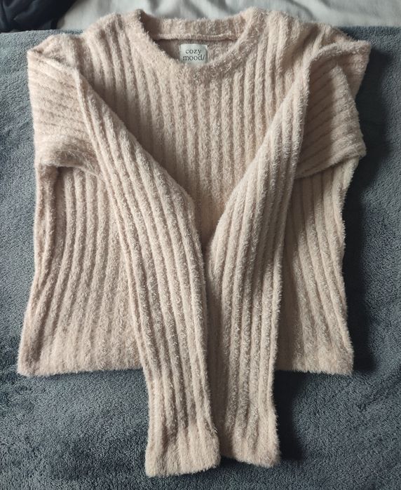 Camisola pelo Pull & Bear; tamanho M