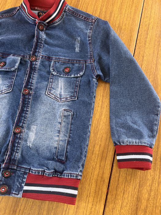 Курточка ветровка