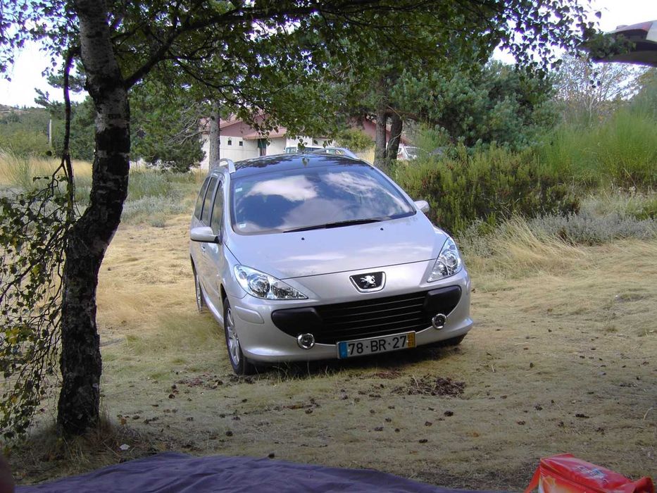 Peugeot 307 SW Black & Silver 1.6 HDI – 7 lugares