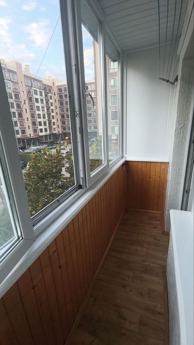 двокімнатна квартира в центрі з меблями
