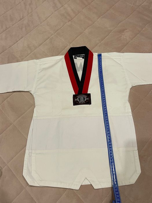 Продам костюм для тхеквондо