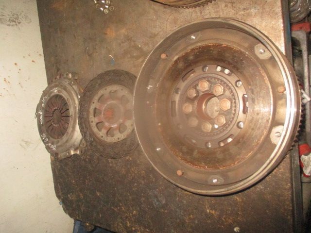 Embraiagem Emb387 BMW E36 1995 318 TDS 90CV 5P VERDE LUK/215MM BIMASSA COMPLETO BMW E36 COMPACT 1997 318 TDS 90CV 3P CINZA LUK/215MM BIMASSA COMPLETO BMW E36 1995 318TDS 0P LUK/215MM BIMASSA COMPLETO