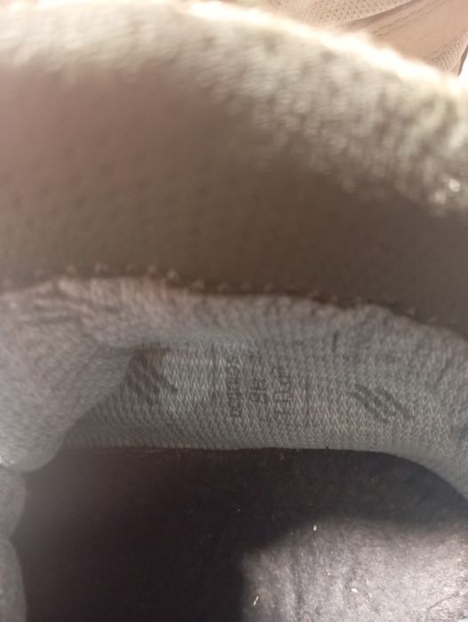 Продам комплект берцы, зимняя куртка, штаны, шапка