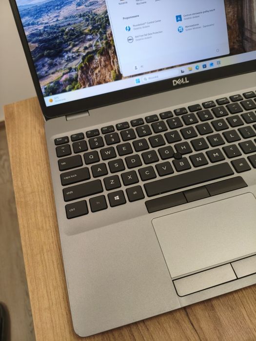 #6282 Dell Latutude 5511 i5-10400H 16GB 256SSD W11P US PODŚW KLASA A- ZASILACZ