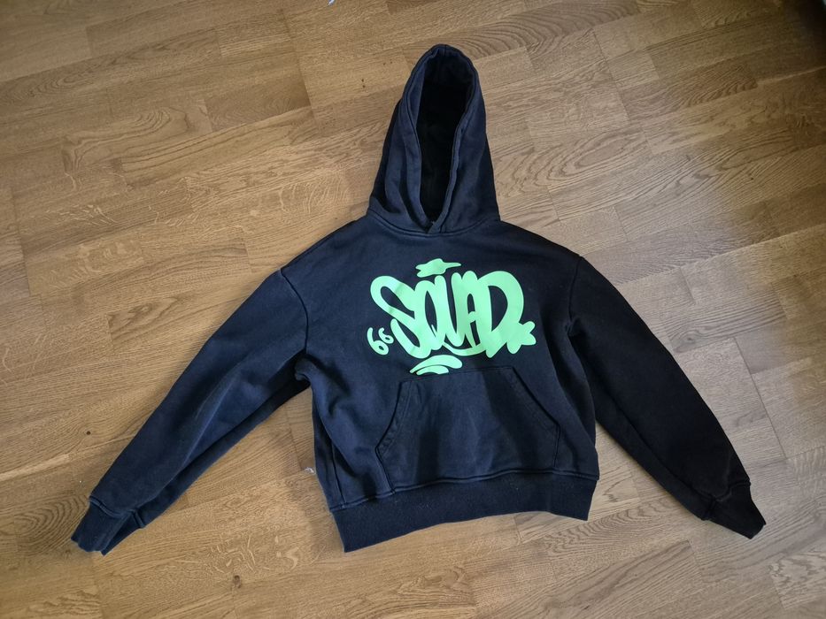 Czarna bluzę od YouTubera (66squad)