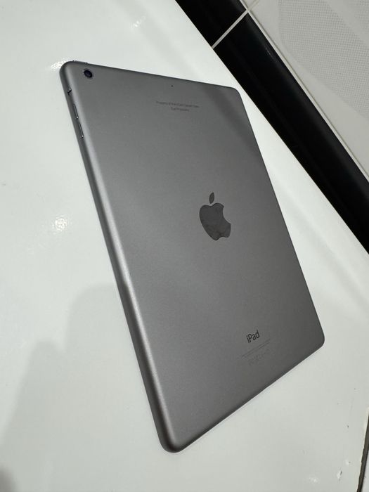 Айпад Ipad Air 9.7 Стан 10/10