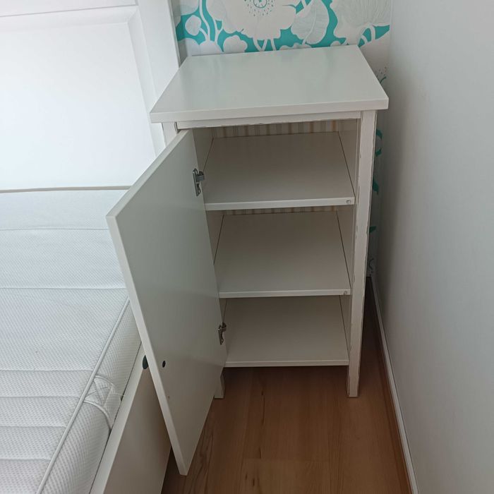 Cama de Casal IKEA + 2 mesas de cabeceira