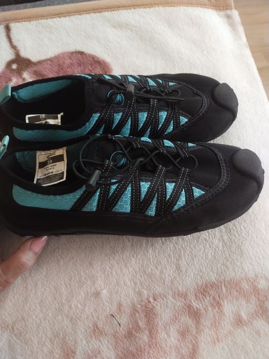 Buty do wody w idealnym stanie.