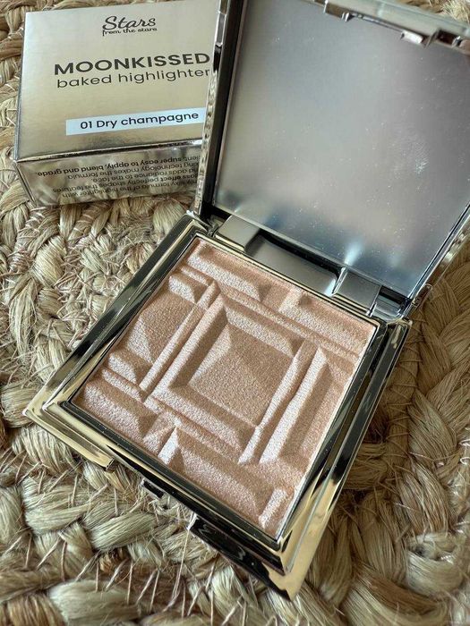 Хайлайтер Stars From The Stars Moonkissed Baked Highlighter