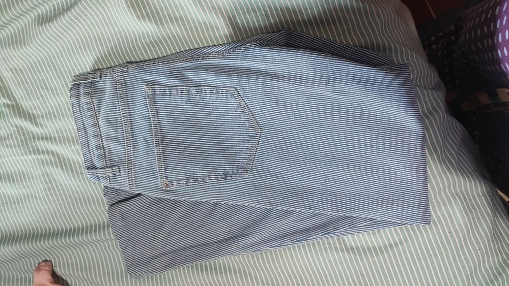 Diversas calças tamanho 34-36