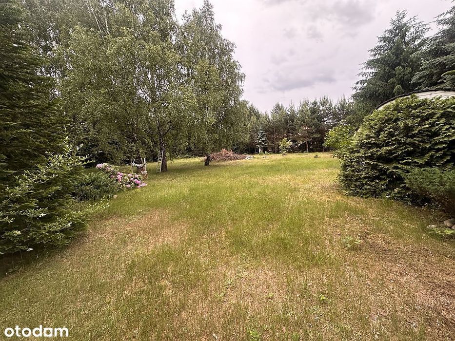 Kontrewers - wsród lasów i spokoju - ogrodzona działka z wodą i prądem