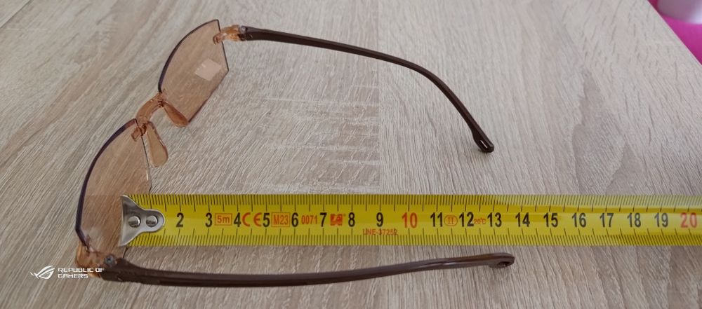 Okulary dwuogniskowe.