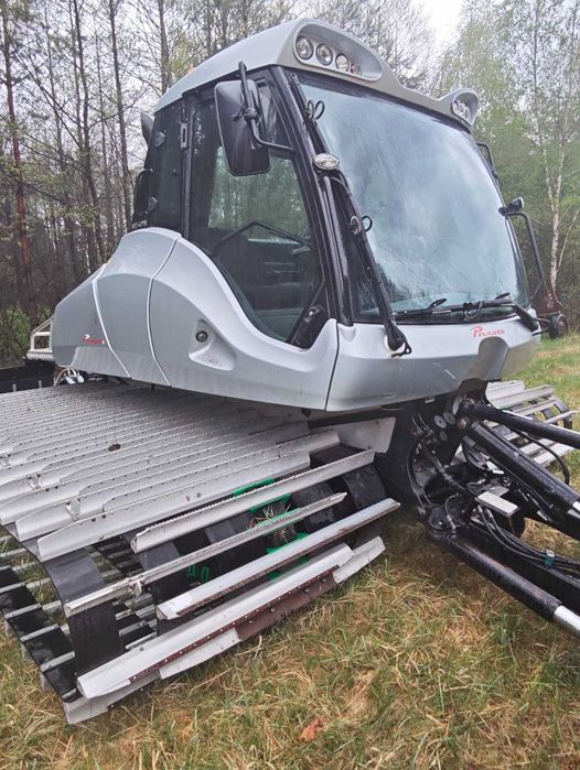Ratrak Prinoth Bison spychacz koszenie łąk bagien Pisten Bully Kasbohrer pług frez