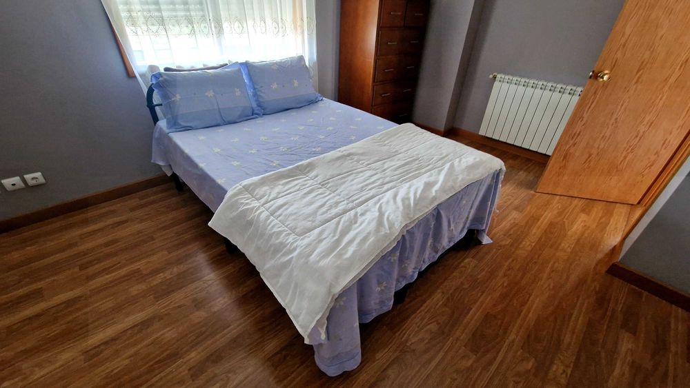 Móveis e peças decorativas