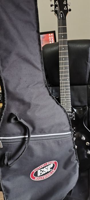 Guitarra Elétrica com Amplificador