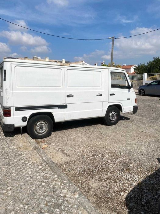 Carrinha Mercedes MB100 - TRANSFORMADA