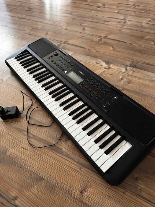 Yamaha PSR-E383 – stan idealny, jak nowy
