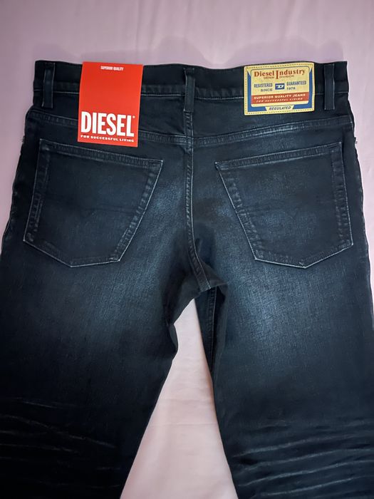 Wyprzedaż spodnie męskie Diesel.