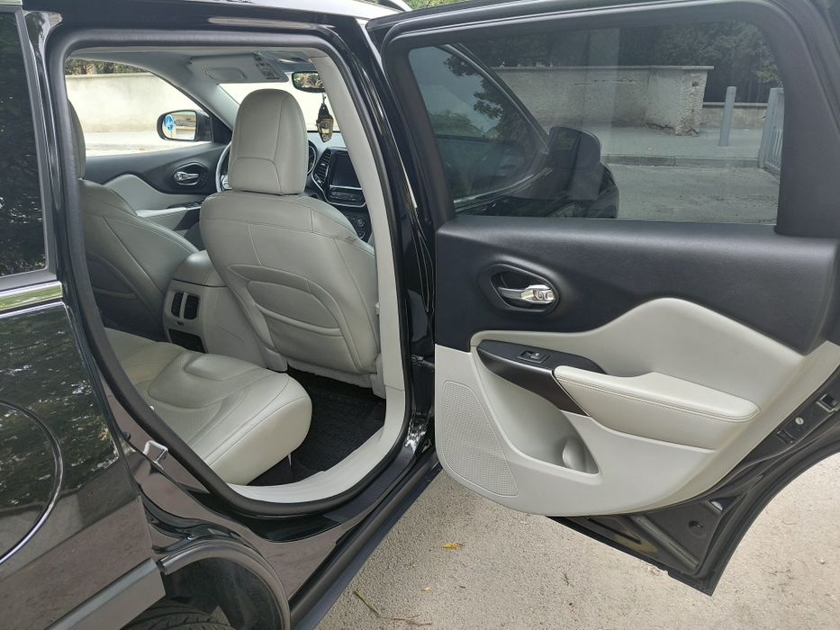 Jeep Cherokee  3.2 2018