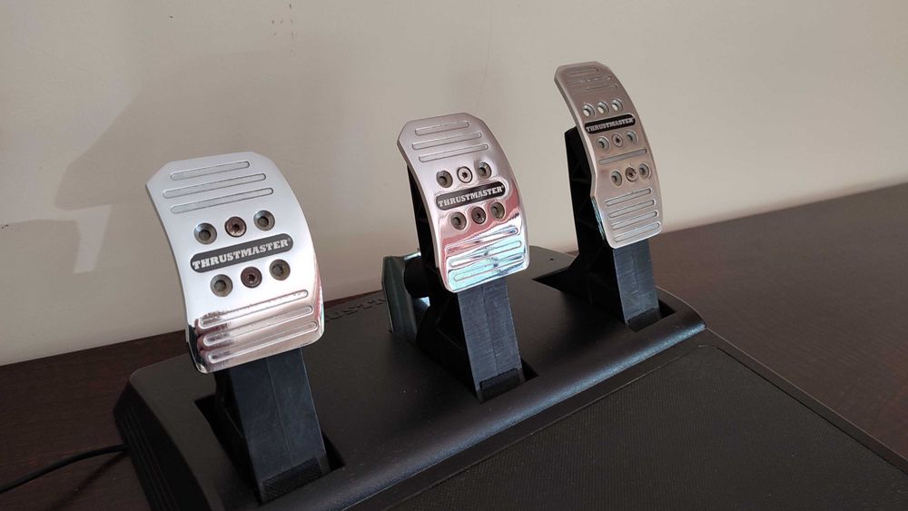 Volante Thrustmaster T300 Ferrari Alcantara Edition + T3PA + TH8S