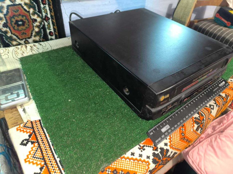 Відеомагнітофон LG W142W бу , стан нового.