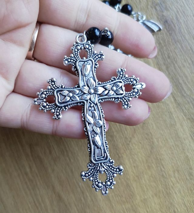 Nowy gotycki naszyjnik czarny różaniec krzyżyk nietoperz srebrny